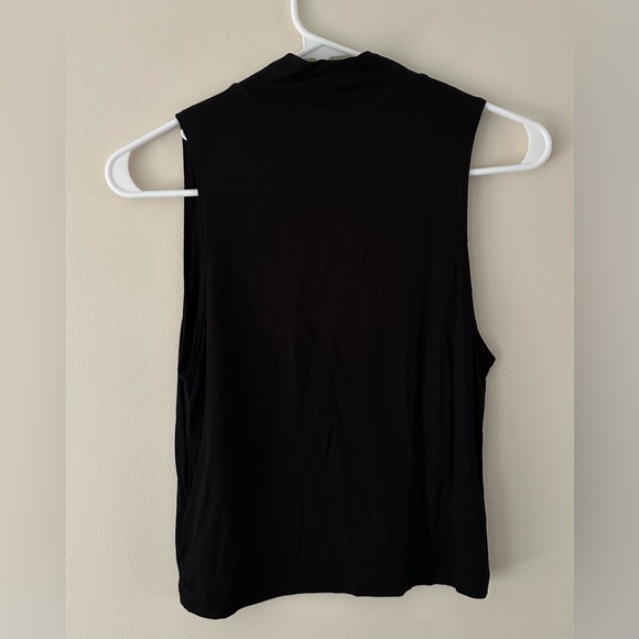 Black crop top - Picture 2 of 3